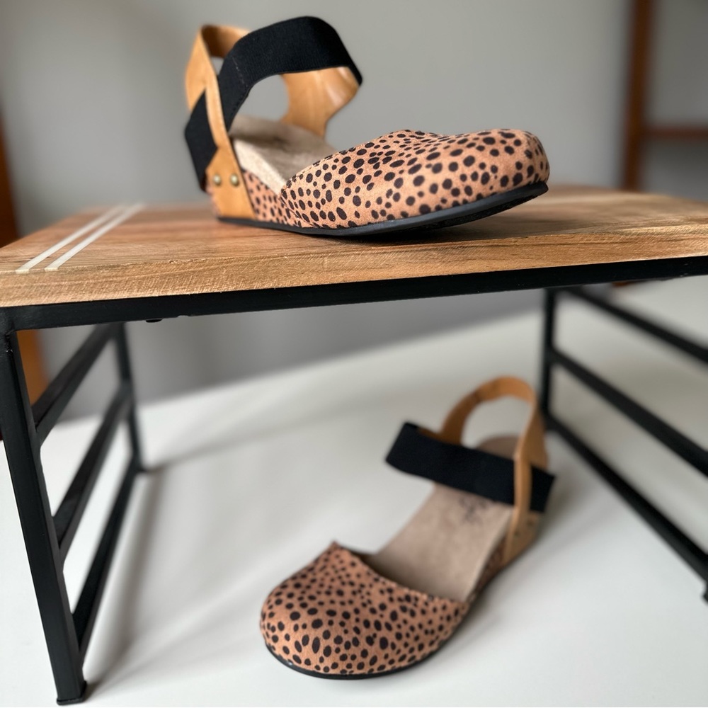 Vintage 7 Eight Freedom Leopard Wedges Size 7